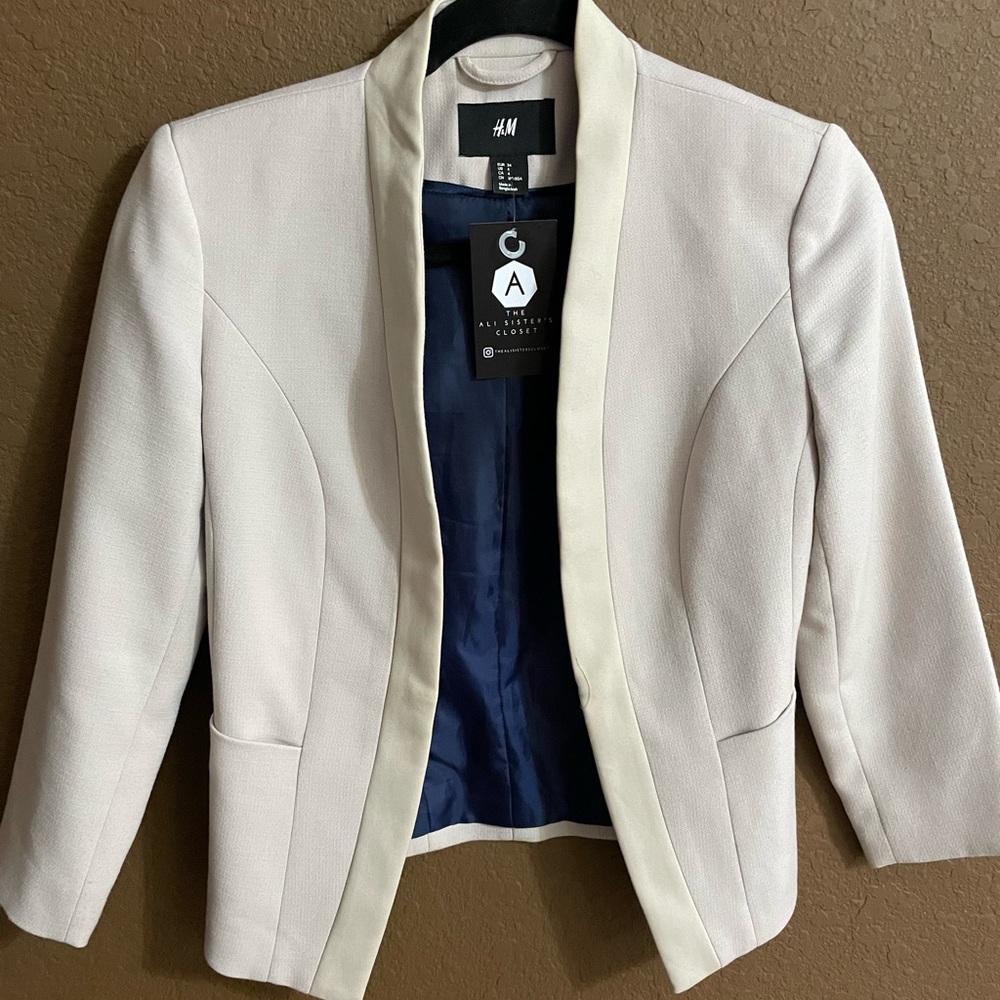 H&M beige blazer